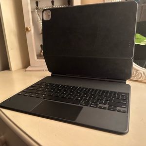 Apple Magic Keyboard (IPad 12.9 Pro)